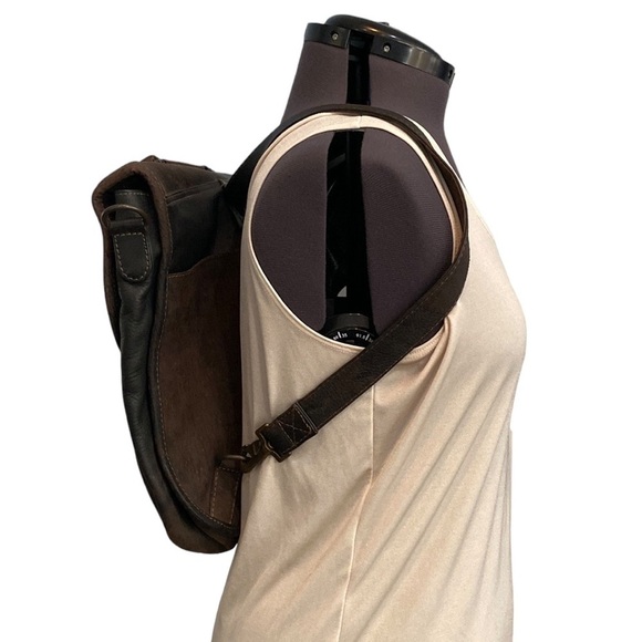 Leather Messenger Bag Color Brown Bag/Backpack Sz 14”x14”x3.5” 1 Button 1Pocket - Picture 3 of 15